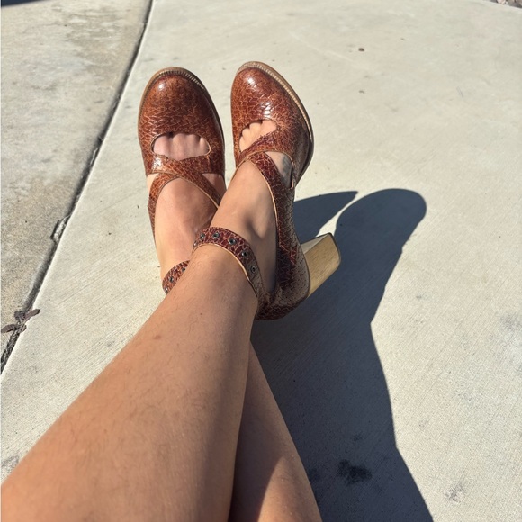 Heels - Picture 6 of 11